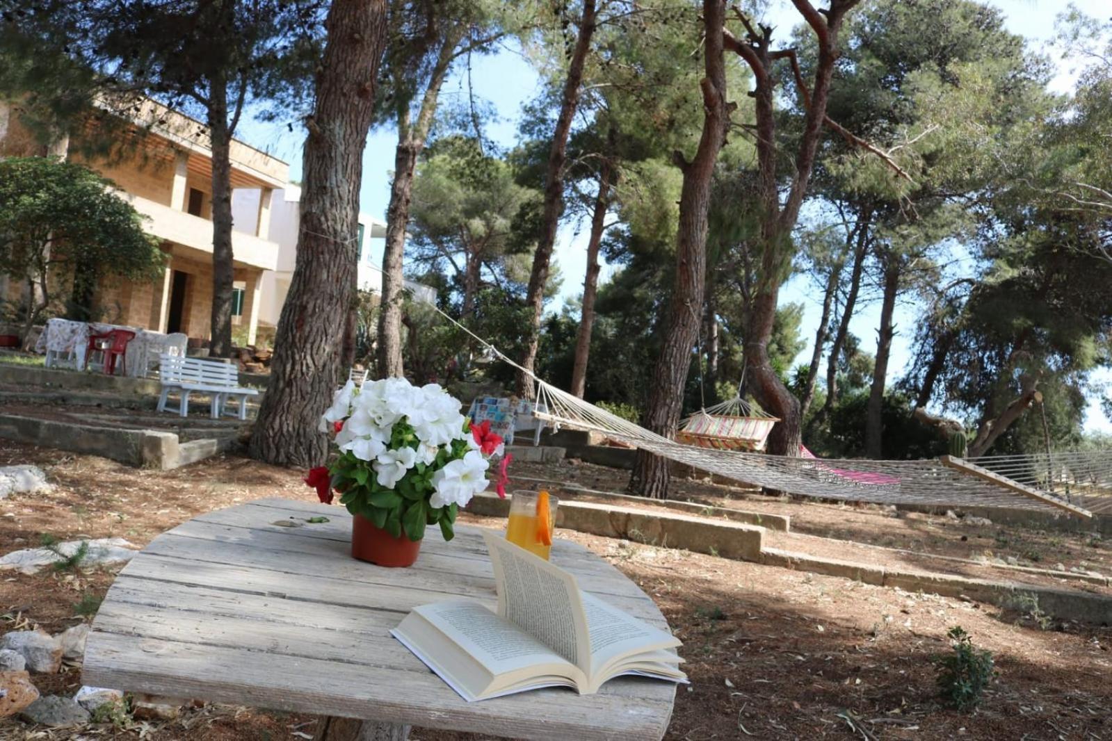 Villa Maria In Puglia Con Pineta Vicino Al Mare Torre Suda Bagian luar foto