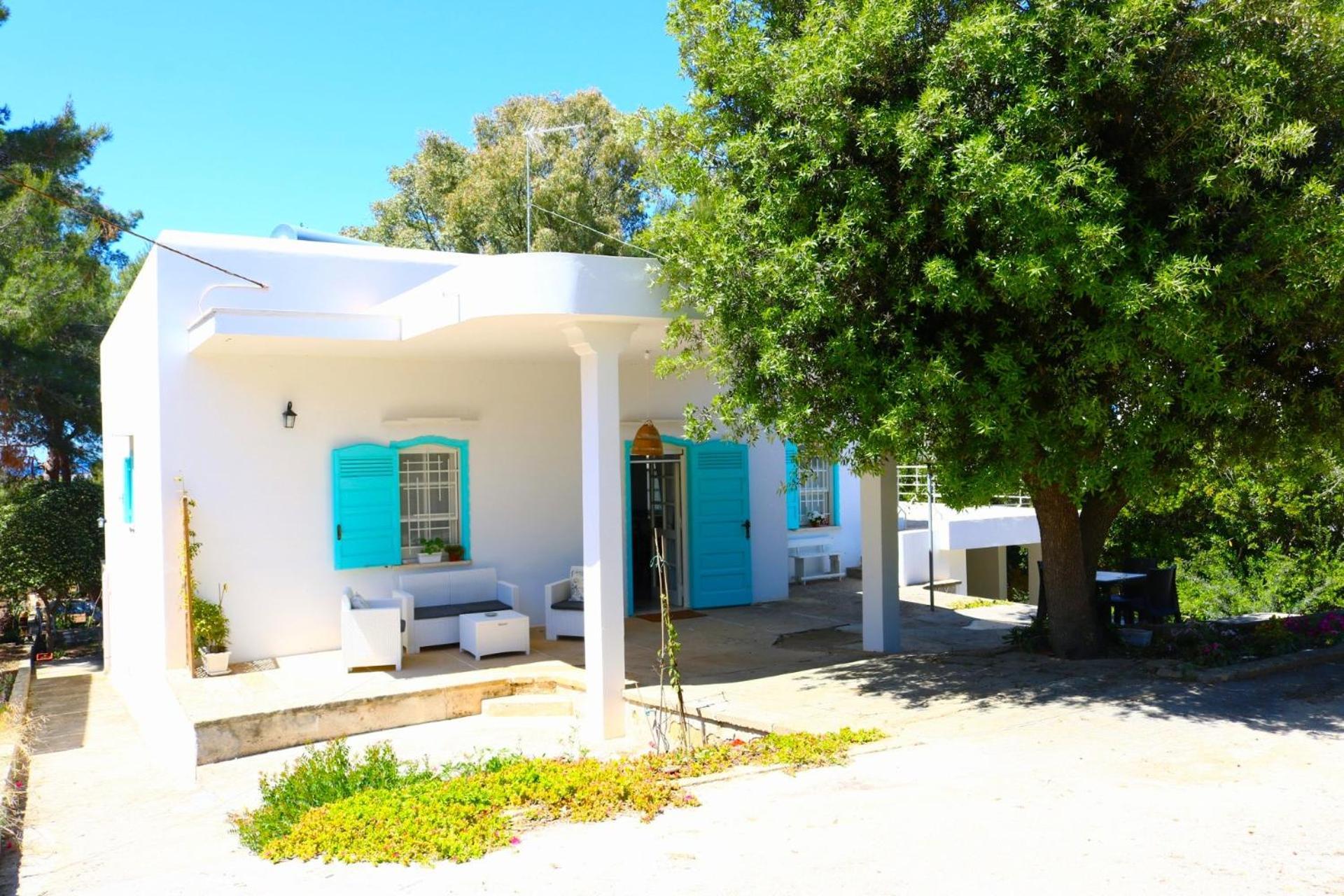 Villa Maria In Puglia Con Pineta Vicino Al Mare Torre Suda Bagian luar foto